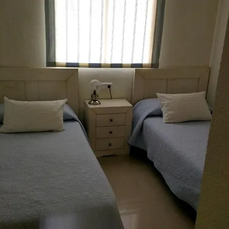 아파트 With 2 Bedrooms In Benidorm With Wonderful Sea View Shared Pool And Furnished Terrace 500 M From The Beach 알리칸테